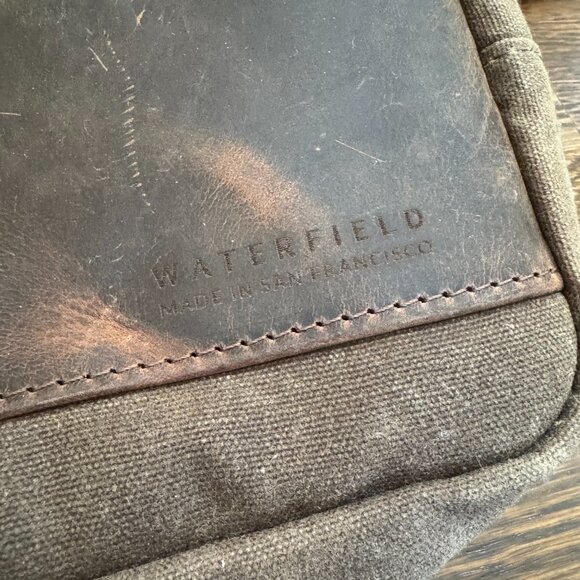 WaterField Sutter Sling Pouch for Nintendo Switch - Picture 3 of 12